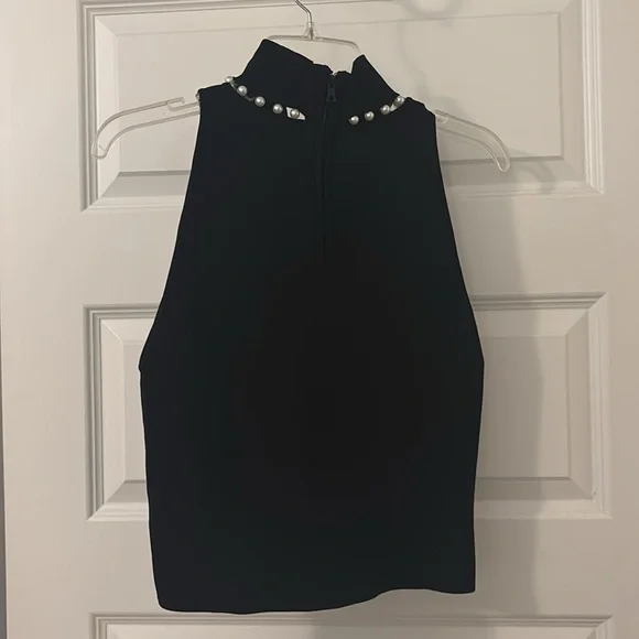 Alice + Olivia Annalee Faux Pearl Embellished Sleeveless Top
SZ XL bodycon fit - Picture 2 of 13